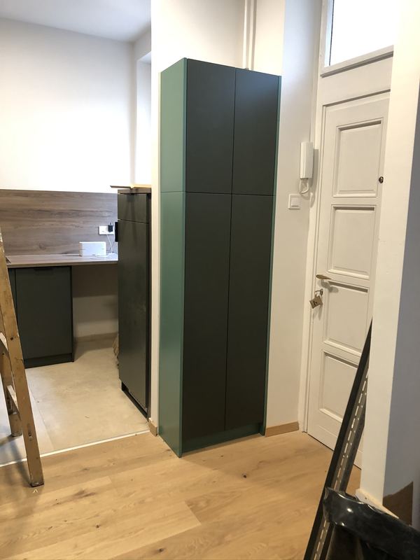 Gas meter cabinet cover, installed