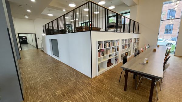 Boutique hotel lobby fit-out