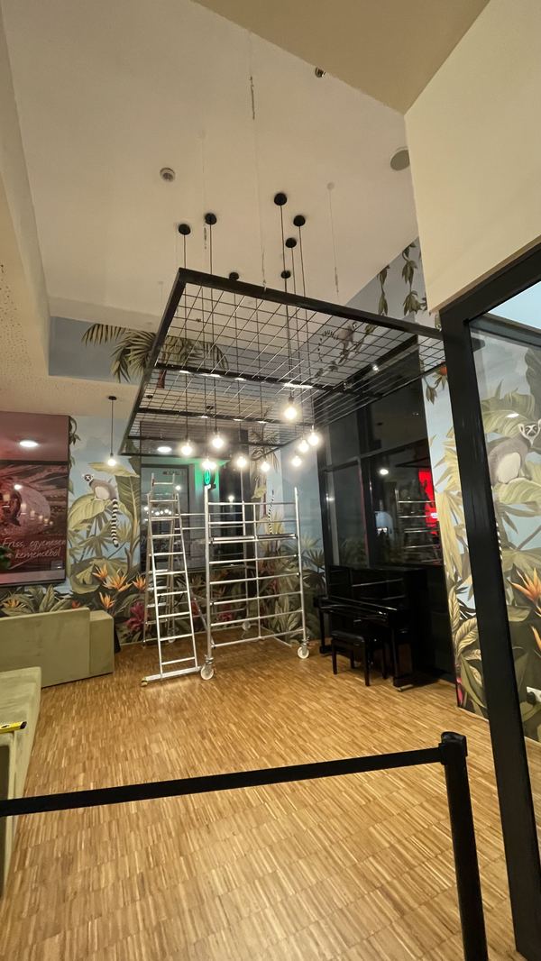 Boutique hotel lobby fit-out